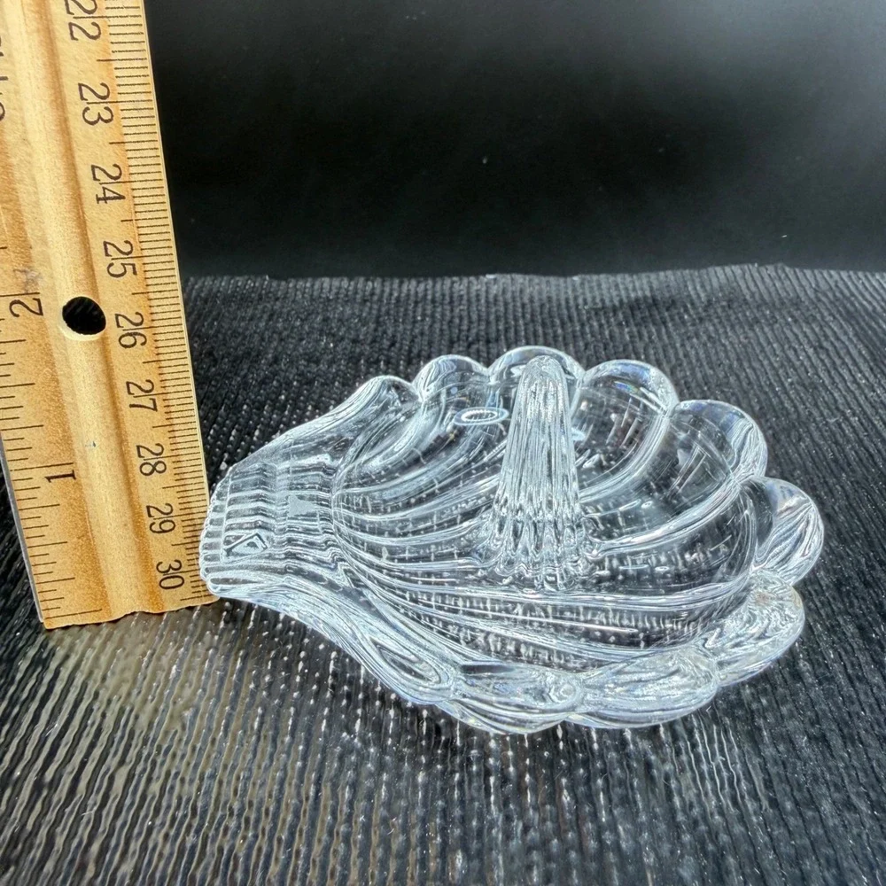 VTG Clear Glass Seashell Ring Holder Scalloped Shell Trinket‎ Dish Vanity Tray